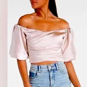 MOST ELEGANT LIGHT PINK SILKY EXPRESS CROP TOP WITH PUFF SLEEVES PERFECT COLOR!🌸